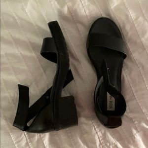 Steve Madden sandals with heel! Size 5